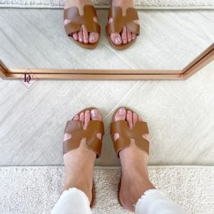 sandali-bassi-ciabatte-in-pelle-cuoio-con-H-de-caro-calzature-1