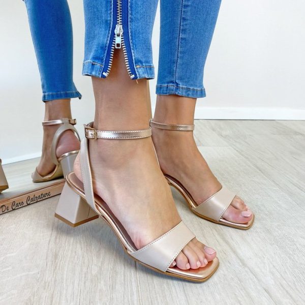 sandali-eleganti-nude-con-tacco-medio-5-cm-de-caro-calzature-3