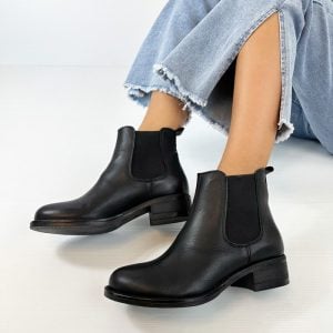 stivaletti-comodi-pelle-nero-con-elastici-laterali-de-caro-calzature-2