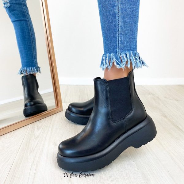 stivaletti-neri-vera-pelle-con-elastici-laterali-e-zeppa-de-caro-calzature-1