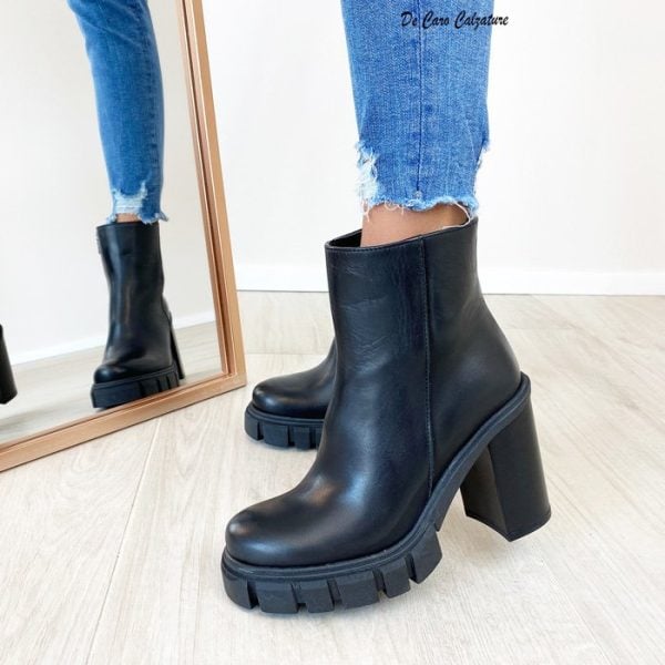 tronchetti-neri-vera-pelle-con-tacco-largo-e-plateau-de-caro-calzature-6