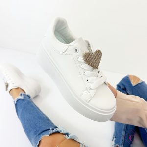 sneakers bianche con zeppa e cuore oro de caro calzature 2